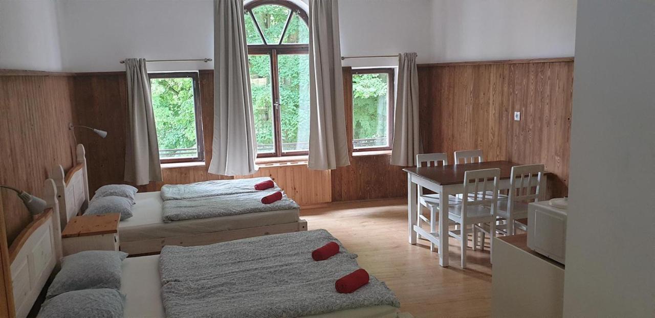 Hotel Penzion A Restaurace U Baby Subrovy Kokorin Zewnętrze zdjęcie